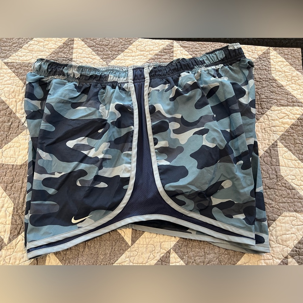 Nike Tempo Dri-Fit Shorts 2X Plus Camo printed